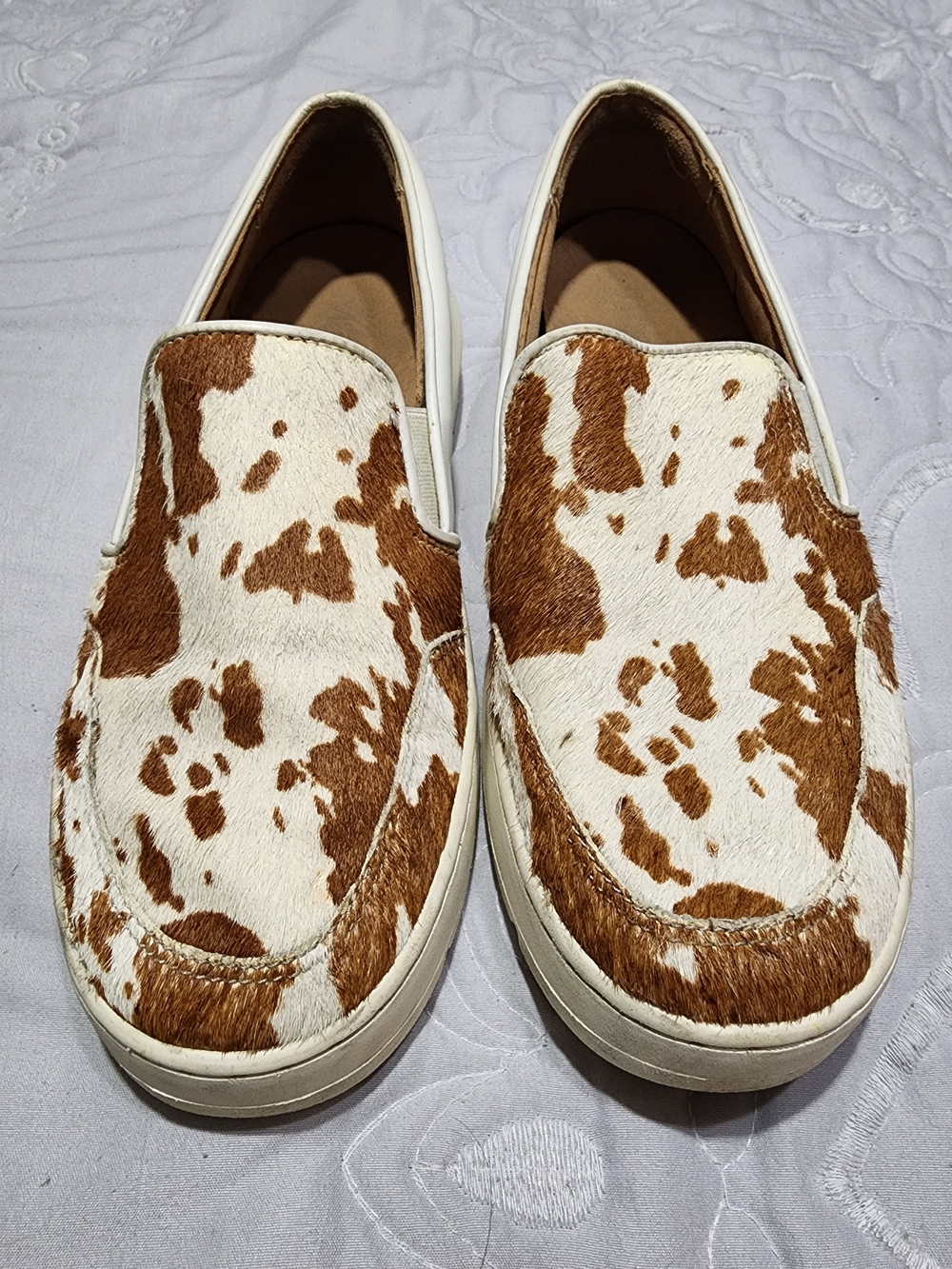 Vionic Cowhide Slip-On Sneakers in White and Brown